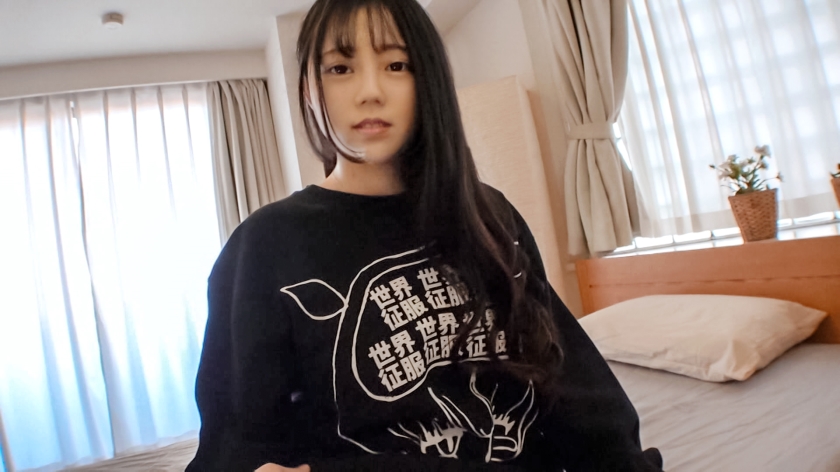 バンドの追っかけをしているアパレル勤務の小動物系ガール。こんな見た目でライブではヘッドバンしてます！！バンドのためにひと肌脱ぎます。Fカップ巨乳ともっちり美尻をヘッドバン以上に激しく振ります！！ 応募素人、初AV撮影 83